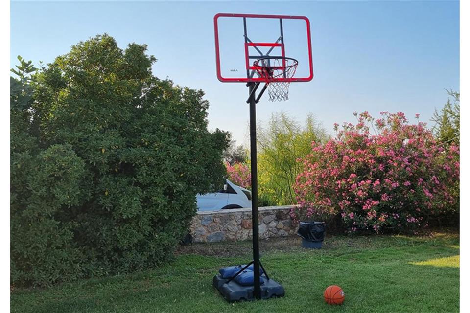Portable Basketball Hoop (A.09)